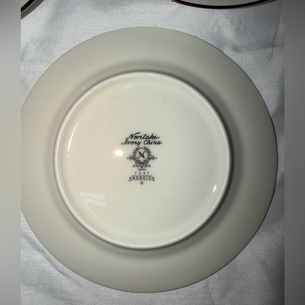 Floral Patterned Appetizer/ Dessert Plates Set - Picture 3 of 7